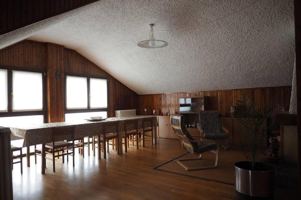 Апартаменты La Casa Degli Ospiti Морбеньо Экстерьер фото